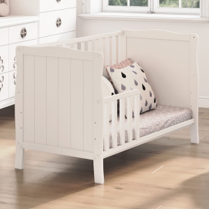 Nowoczesne łóżeczko Mavi z płaskimi szczeblami