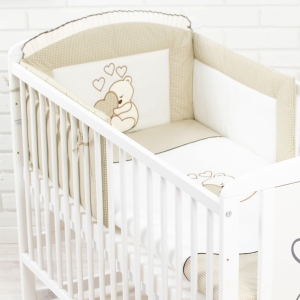 Zbliżenie na ochraniacz z haftem