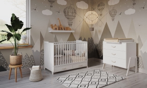 Komoda Luna w zestawie z łóżeczkiem i materacem – kompleksowe wyposażenie pokoju dziecięcego.