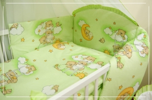 Ochraniacz do łóżeczka w ślicznej zieleni i słodkimi misiami